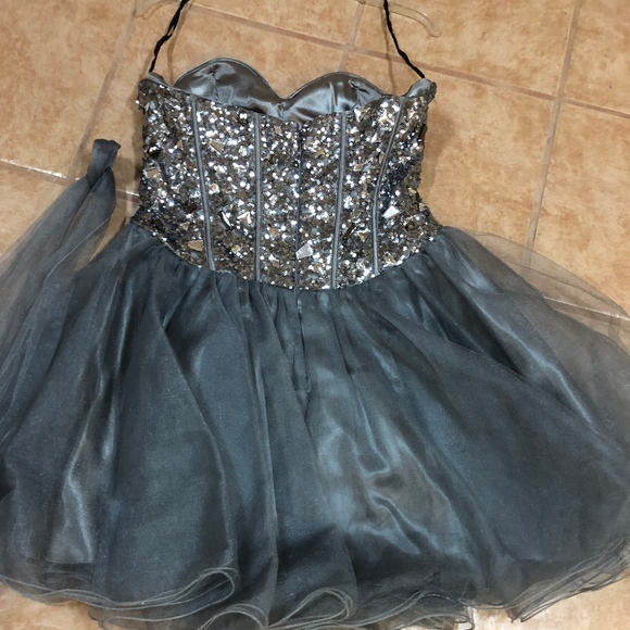 Grey Formal Dress - Picture 3 of 6